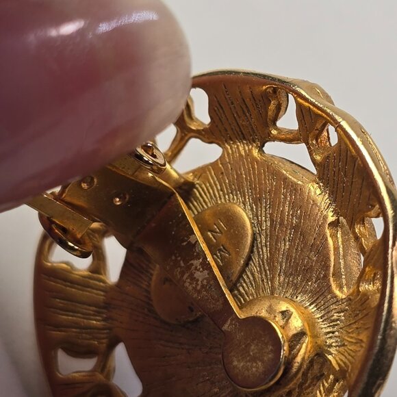 Vintage Blue Enamel Gold Tone Clip On Earrings Made in USA Retro Glam Jewelry - Picture 11 of 13